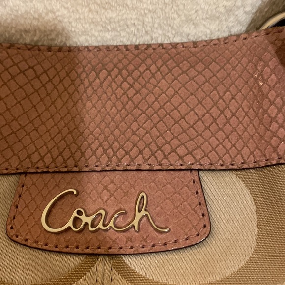 EUC pale pink trim COACH bag - Picture 3 of 7
